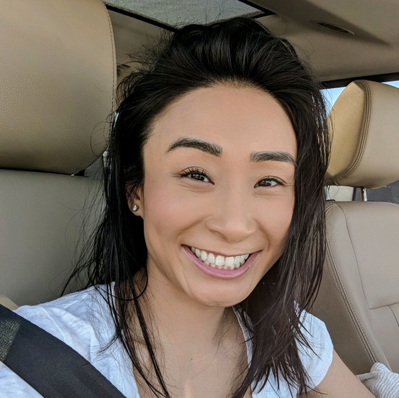 Meet your Posher, Cynthia - Picture 1 of 1